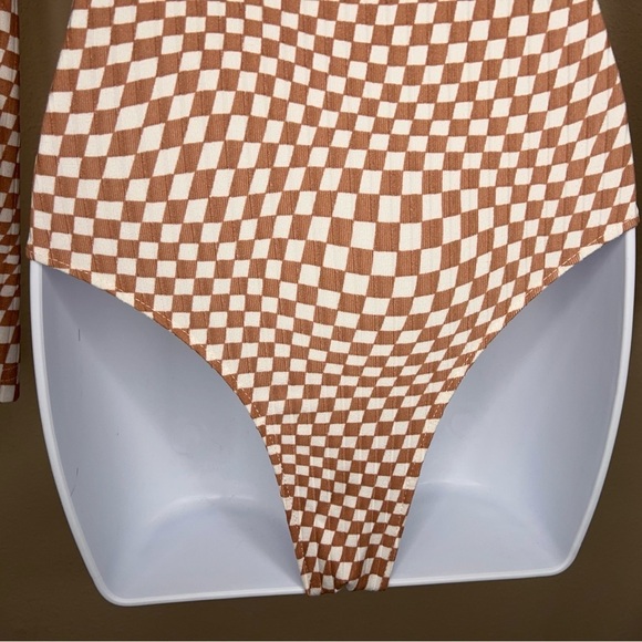 XS Y2K RUE21 CHECKERED BEIGE WHITE BODYSUIT LONG SLEEVE STRETCH - Picture 10 of 13